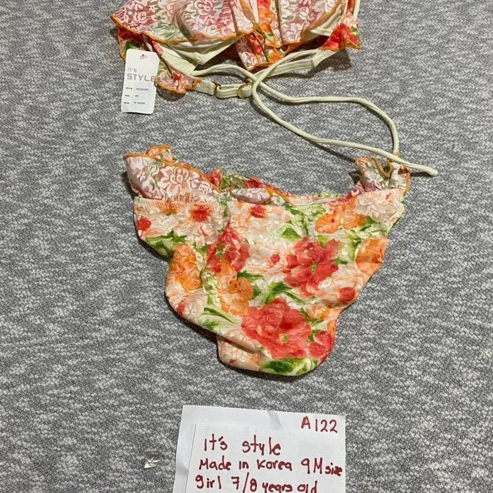 Coloured bikini‎ set top/bottoms Made in Korea 9M=girl 7-8 years old. SKU-A122